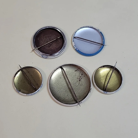 VINTAGE Political Buttons - Picture 3 of 3